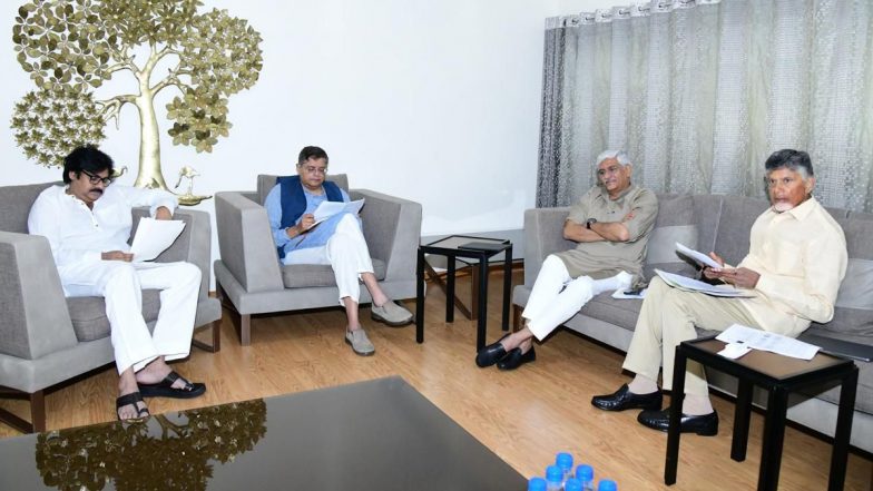 Andhra Pradesh Elections 2024: బీజేపీ రాకతో తగ్గిన జనసేన సీట్లు, మూడు పార్టీల మధ్య పూర్తి అయిన సీట్ల పంపకాలు, పొత్తులో ఏ పార్టీకి ఎన్ని సీట్లంటే..