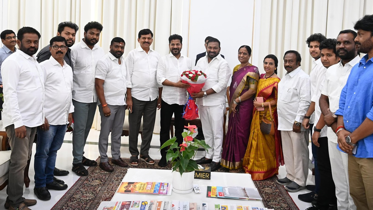 MP Pasunuri Dayakar Joins Congress: బీఆర్ఎస్ కు మ‌రో బిగ్ షాక్, పార్టీని వీడిన మ‌రో సిట్టింగ్ ఎంపీ, కాంగ్రెస్ లో చేరిన వ‌రంగ‌ల్ ఎంపీ ప‌సునూరి ద‌యాక‌ర్