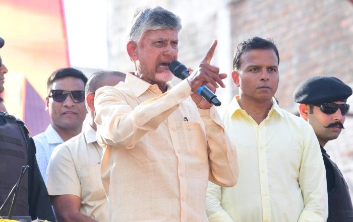 Andhra Pradesh Capital Row: మూడు రాజధానులకి పుల్‌స్టాప్ పెట్టిన చంద్రబాబు, ఏపీ రాజధానిగా అమరావతి, ఆర్థిక రాజధానిగా విశాఖపట్నం