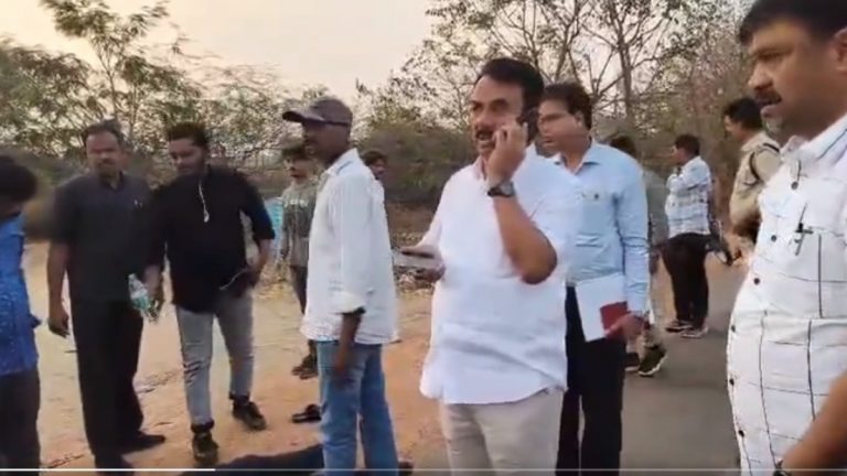 Viral Video: శభాష్ జూపల్లి...రోడ్డు పక్కన పడి ఉన్న ఫిట్స్ వచ్చిన వ్యక్తిని కాపాడిన మంత్రి జూపల్లి..వీడియో వైరల్