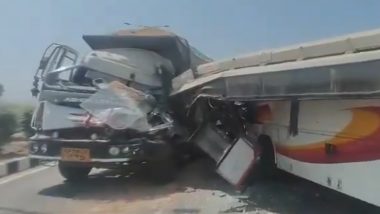 Andhra Pradesh Road Accident:నెల్లూరు నుండి కావలికి వెళుతున్న ఆర్టీసీ బస్సును ఢీకొట్టిన ఇసుక లారీ, వీడియో ఇదిగో..