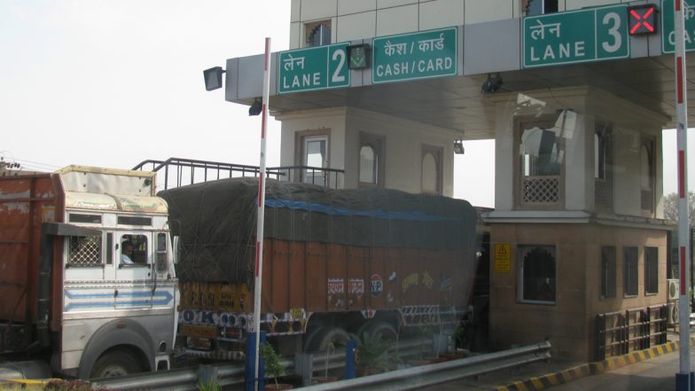 No New Toll Rates: వాహనదారులకు శుభవార్త.. కొత్త టోల్ రేట్ల అమలు వాయిదా.. లోక్‌ సభ ఎన్నికల తర్వాత అమలు చేయాలని ఎన్‌హెచ్ఏఐకి ఎన్నికల సంఘం ఆదేశం.. మరి విద్యుత్ టారిఫ్ లు ఎలా?