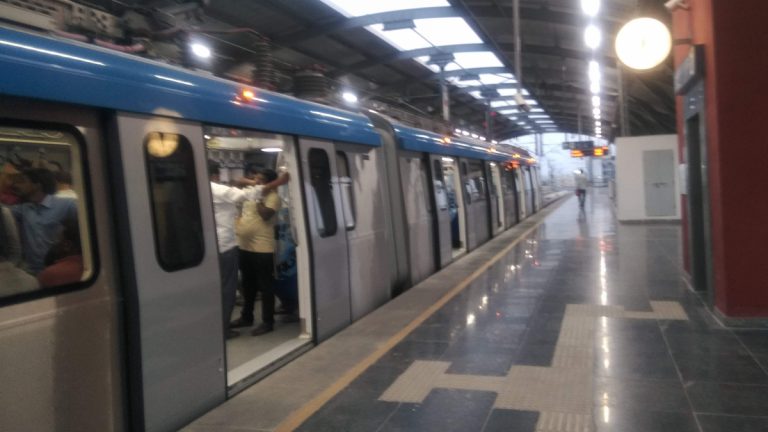 Good news for Metro Passengers: ఉగాది పర్వదినాన హైద‌రాబాద్ మెట్రో ప్ర‌యాణికుల‌కు శుభవార్త.. నేటి నుంచి 3 ఆఫర్లు అందుబాటులోకి.. సూపర్‌ సేవర్‌ మెట్రో హాలిడే కార్డ్‌, మెట్రో స్టూడెంట్‌ పాస్‌, సూపర్‌ ఆఫ్‌ పీక్‌ అవర్‌ ఆఫర్లు మరో 6 నెలలు పొడిగింపు