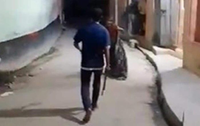 Bulandshahr Shocker: ఛీ వీడు అసలు కన్నకొడుకేనా, కన్నతల్లిని రోడ్డు మీద పరిగెత్తించి కొట్టిన కసాయి, గుడిలో పట్టుకుని దారుణంగా కొడుతుంటే చోద్యం చూసిన జనాలు