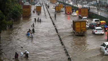 Andhra Pradesh Rains: గుంటూరు జిల్లాలో భారీ వర్షం, తడిసి ముద్దయిన సీఎం జగన్ మేమంతా సిద్ధం బహిరంగ సభ వేదిక, వీడియో ఇదిగో..