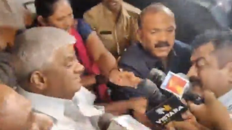 HD Revanna Arrested: మాజీ ప్ర‌ధాని దేవెగౌడ త‌న‌యుడు రేవ‌ణ్ణ అరెస్ట్, లైంగిక ఆరోప‌ణల కేసులో అదుపులోకి తీసుకున్న సిట్, ముంద‌స్తు బెయిల్ నిరాక‌ర‌ణ‌