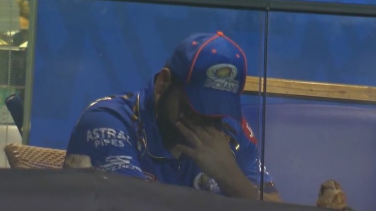 Rohit Sharma Crying Video: ఔటైన తర్వాత డ్రెస్సింగ్ రూంలో ఏడ్చేసిన రోహిత్ శర్మ, వీడియోలు సోషల్ మీడియాలో వైరల్