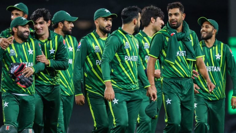 Pakistan T20I Squad: రానున్న T20 ప్రపంచ కప్‌కు పాకిస్తాన్ జట్టు ఇదిగో, 15 మంది సభ్యుల జట్టును ఎట్టకేలకు ప్రకటించిన పీసీబీ, బాబర్ ఆజం సారథ్యంలో ఆడనున్న దాయాదులు