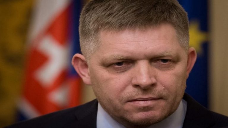 Robert Fico Health Update: స్లొవేకియా ప్రధాన‌మంత్రి రాబ‌ర్ట్ ఫికోపై దుండగులు పలుమార్లు కాల్పులు, పొట్ట‌, త‌ల భాగంలో తీవ్ర గాయాలు