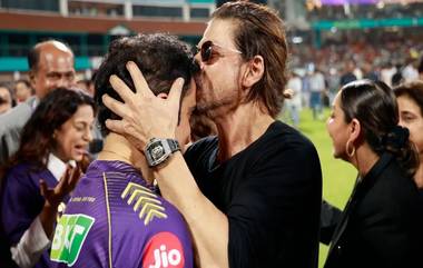 Shah Rukh Khan Kisses Gautam Gambhir: వీడియో ఇదిగో, గౌతం గంభీర్&zwnj;కు ముద్దు పెట్టిన షారుఖ్ ఖాన్, పదేళ్ల తరువాత ఐపీఎల్ ట్రోఫీ నెగ్గిన కోల్&zwnj;క&zwnj;తా