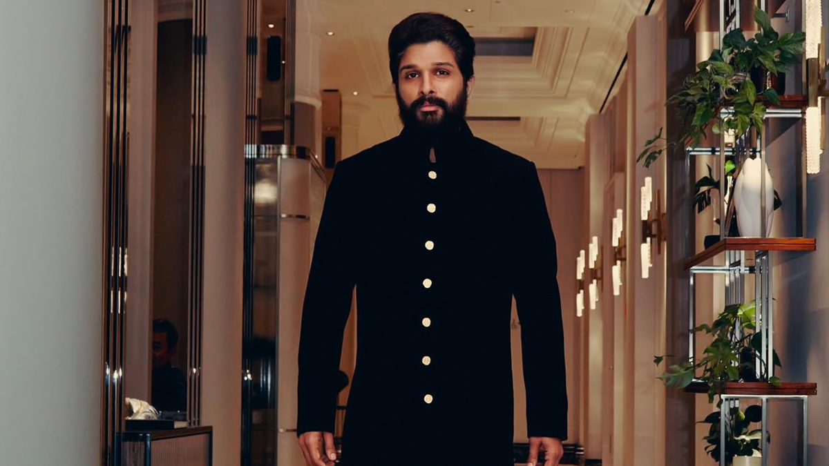 Complaint Against Allu Arjun: ఐకాన్ స్టార్ అల్లు అర్జున్ పై జవహర్ నగర్ పోలీసులకు ఫిర్యాదు.. ఆర్మీ పేరును అభిమాన సంఘానికి పెట్టుకోవడం ఏంటని ఫిర్యాదుదారు మండిపాటు